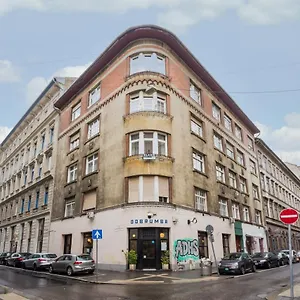 https://3-bedrooms-bright-flat-in-the-heart-of-the-city-with.inbudapesthotels.com
