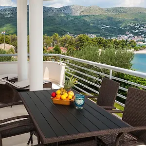 https://the-beach-apartments.splithotels.org